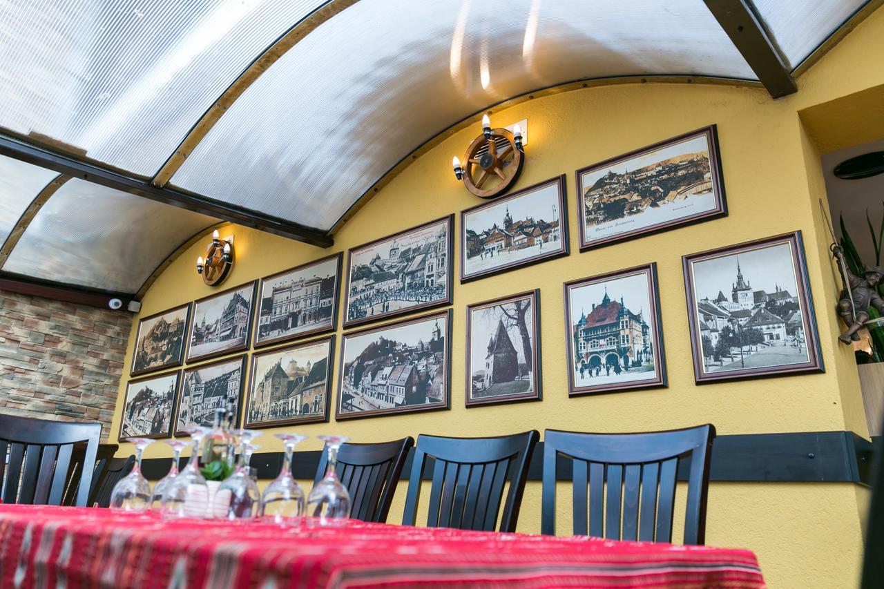 Hotel Transilvania Segesvár Kültér fotó